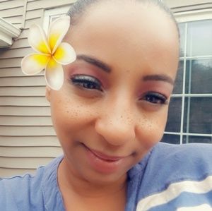 Meet your Posher, Carmen b.